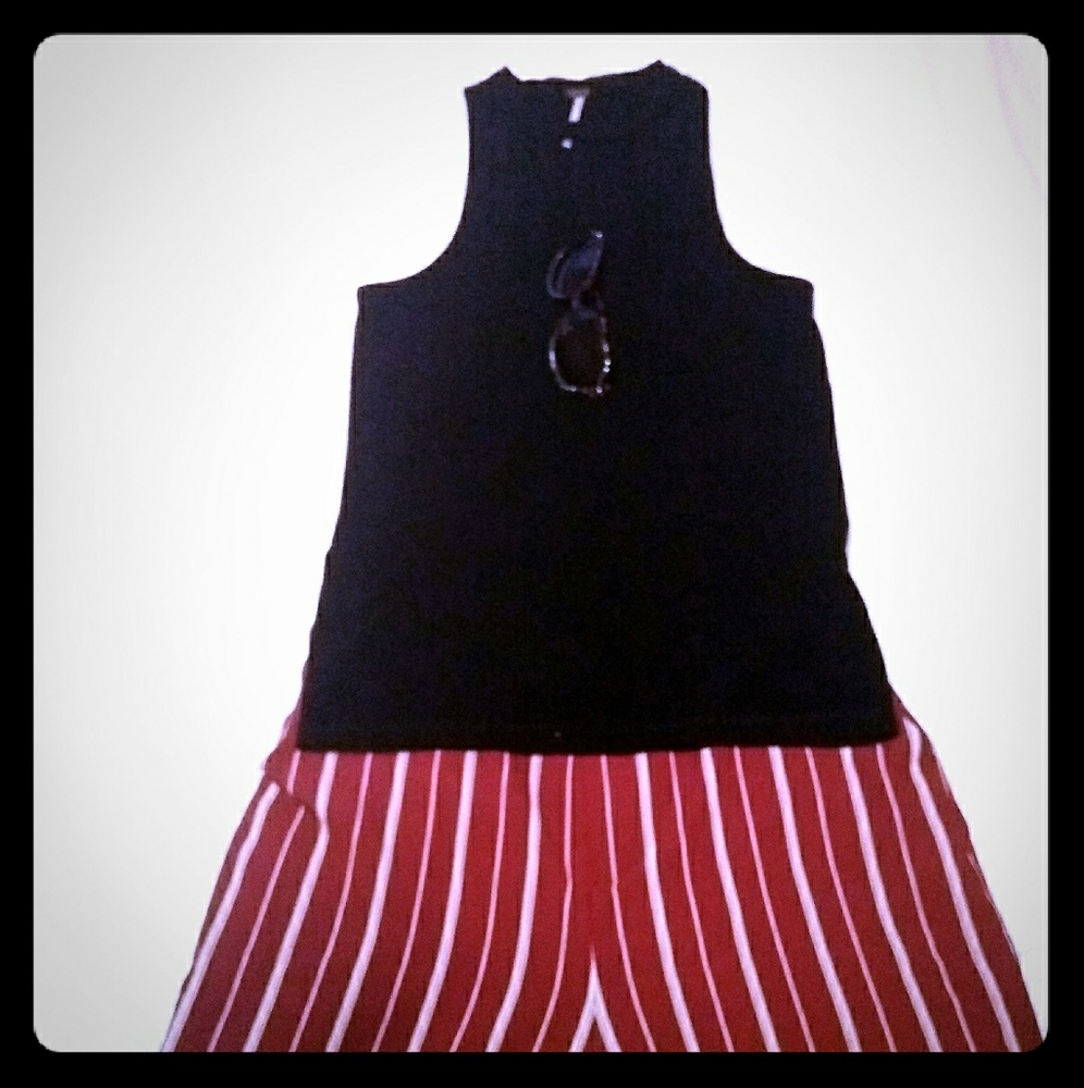 Sleeveless Black Ribbed Keyhole Top
